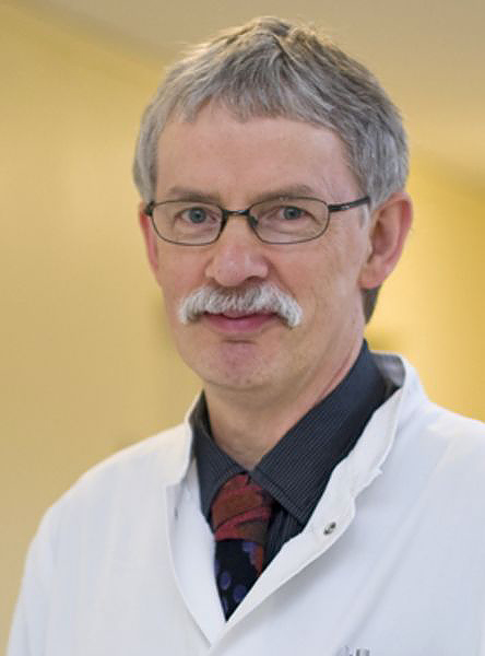 MUDr. Wolfgang Ries, šéf lékař kliniky ve Flensburgu v odděleních interny, nefrologie a angiologie